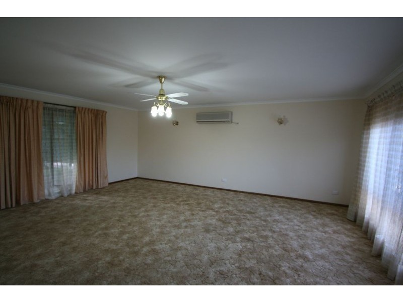 8 William Street, Loxton SA 5333