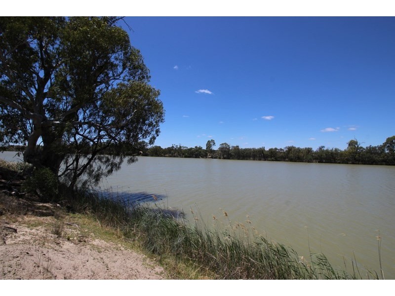 Lot 2-3 and Sec 26 Murraylands Road, Blanchetown SA 5357