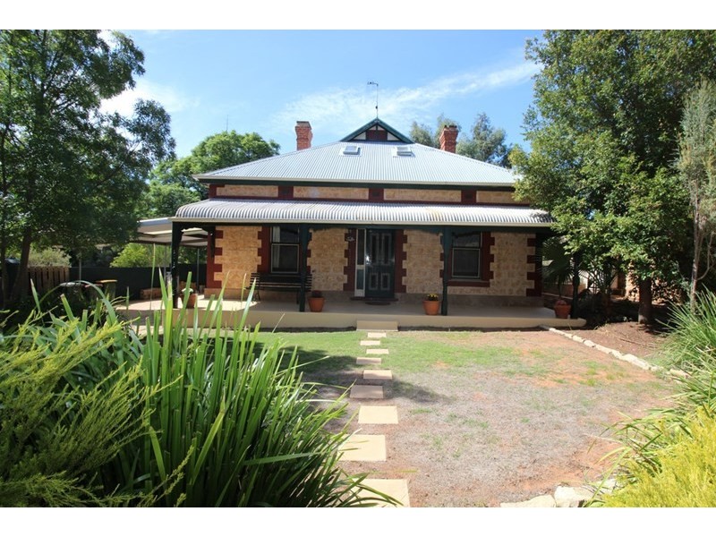 18 Peake Terrace, Waikerie SA 5330