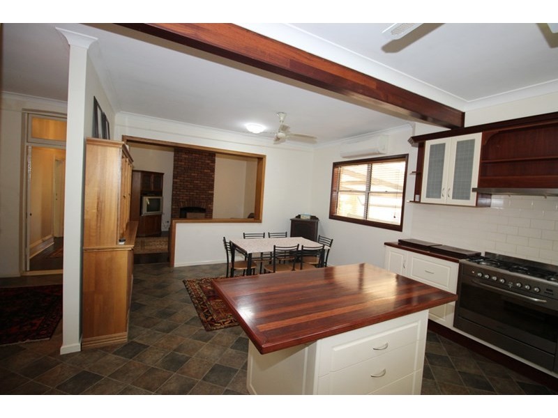 18 Peake Terrace, Waikerie SA 5330