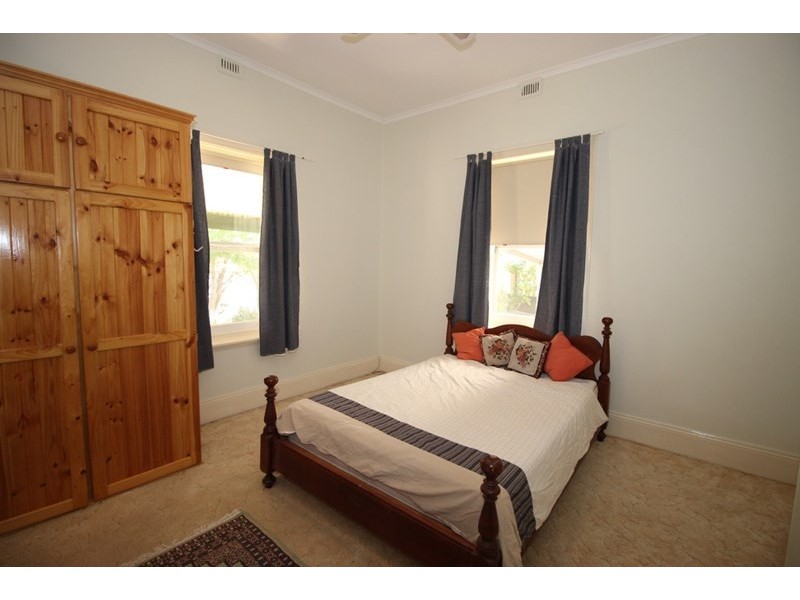 18 Peake Terrace, Waikerie SA 5330