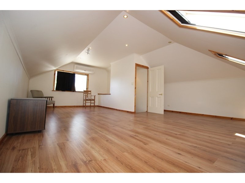 18 Peake Terrace, Waikerie SA 5330