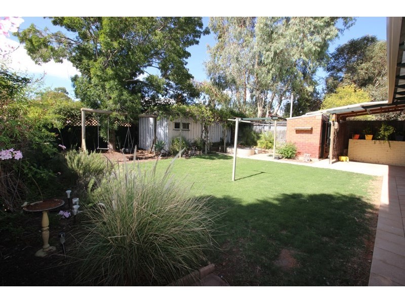 18 Peake Terrace, Waikerie SA 5330