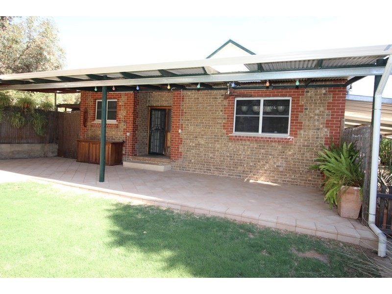 18 Peake Terrace, Waikerie SA 5330