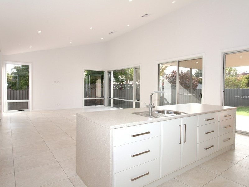 3 Beverly Street, Loxton SA 5333