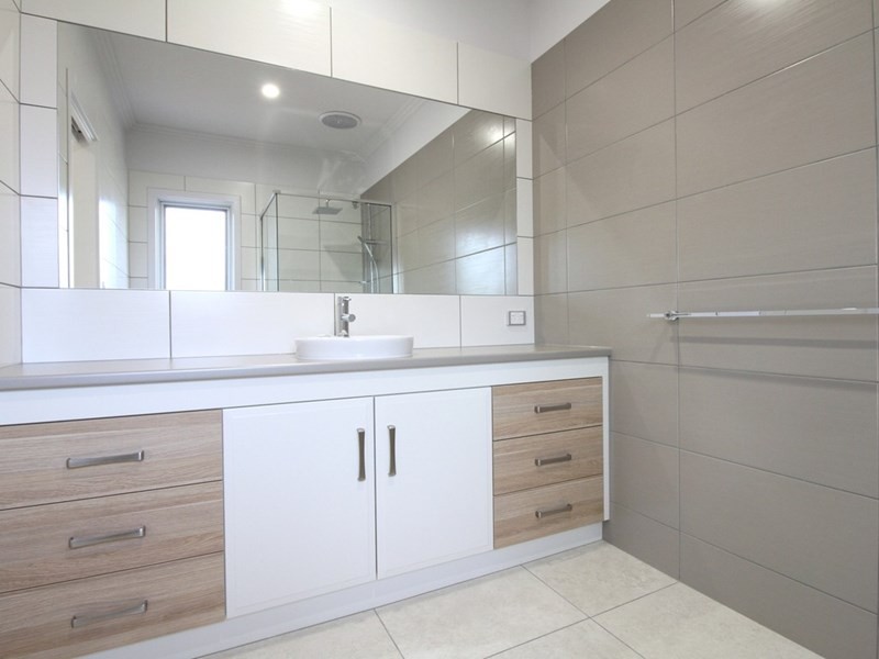 3 Beverly Street, Loxton SA 5333