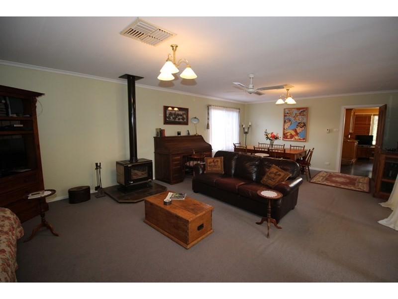 22 Marschall Road, Waikerie SA 5330