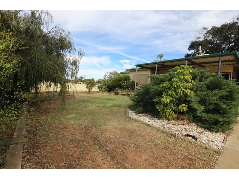 66 Lawrie Terrace, Waikerie SA 5330