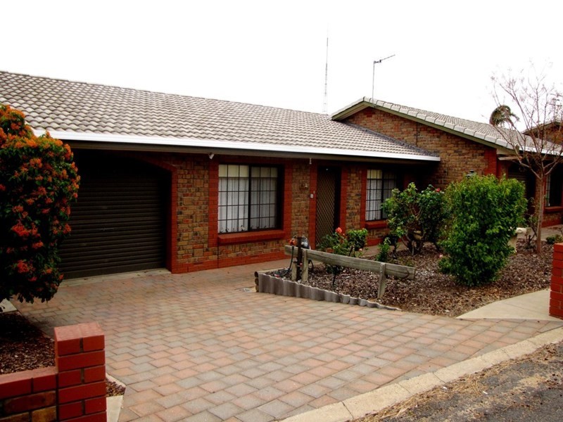 Unit 3/2 Sturt Street, Barmera SA 5345