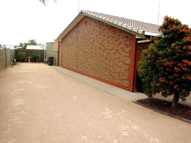 Unit 3/2 Sturt Street, Barmera SA 5345