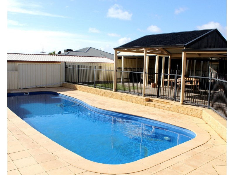 16 Schaefer Drive, Loxton SA 5333
