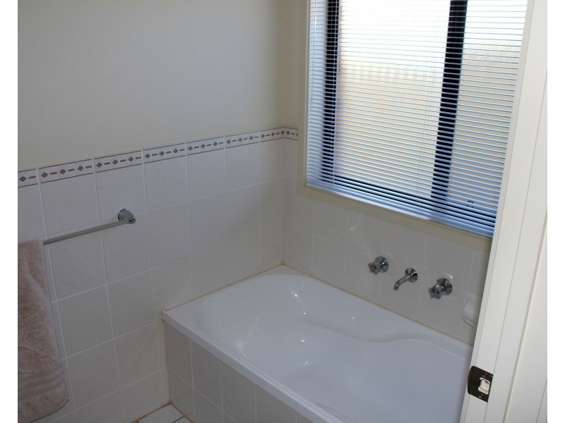 16 Schaefer Drive, Loxton SA 5333