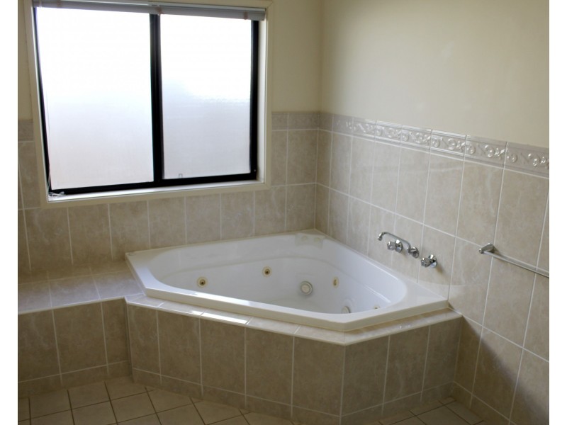 16 Schaefer Drive, Loxton SA 5333