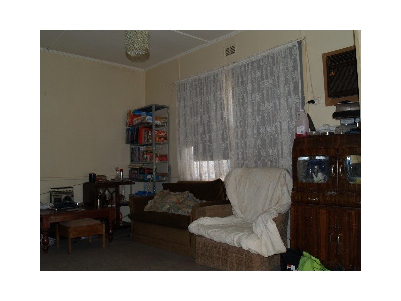 11 Heming Street, Waikerie SA 5330