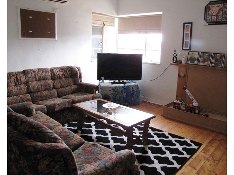 6 Cornwall Street, Berri SA 5343