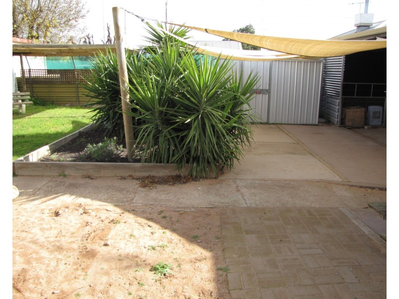 6 Cornwall Street, Berri SA 5343