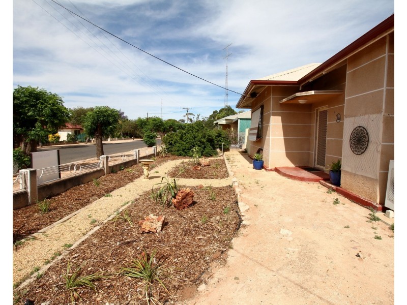 6 Cornwall Street, Berri SA 5343