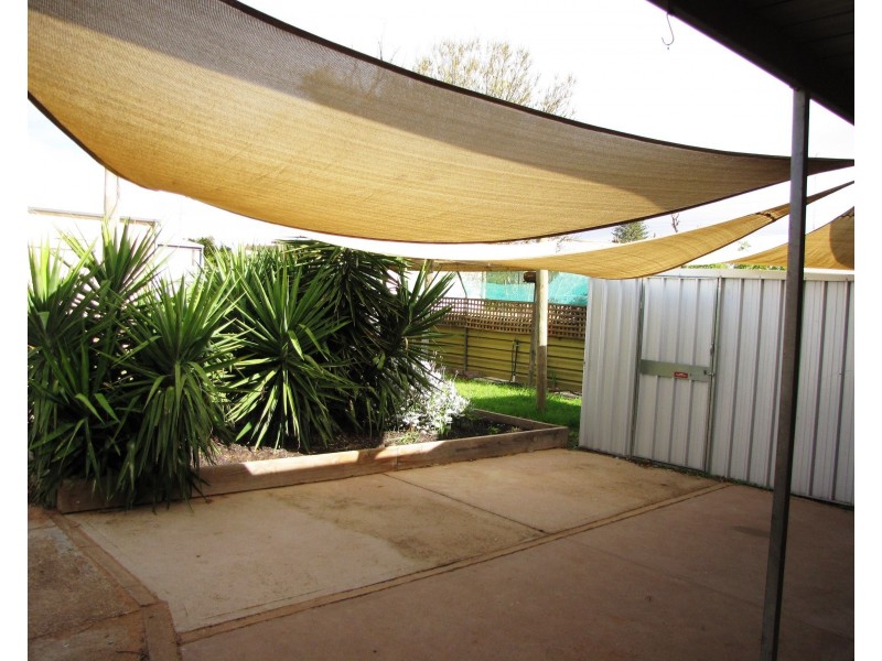 6 Cornwall Street, Berri SA 5343