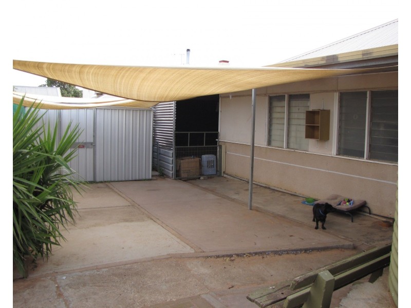 6 Cornwall Street, Berri SA 5343