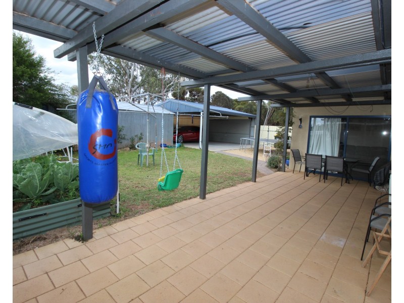 2 Kleemann Street, Waikerie SA 5330