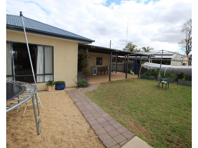 2 Kleemann Street, Waikerie SA 5330