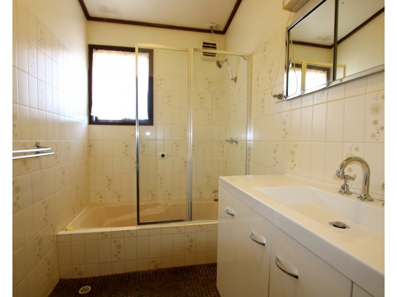 4 Collins Street, Barmera SA 5345