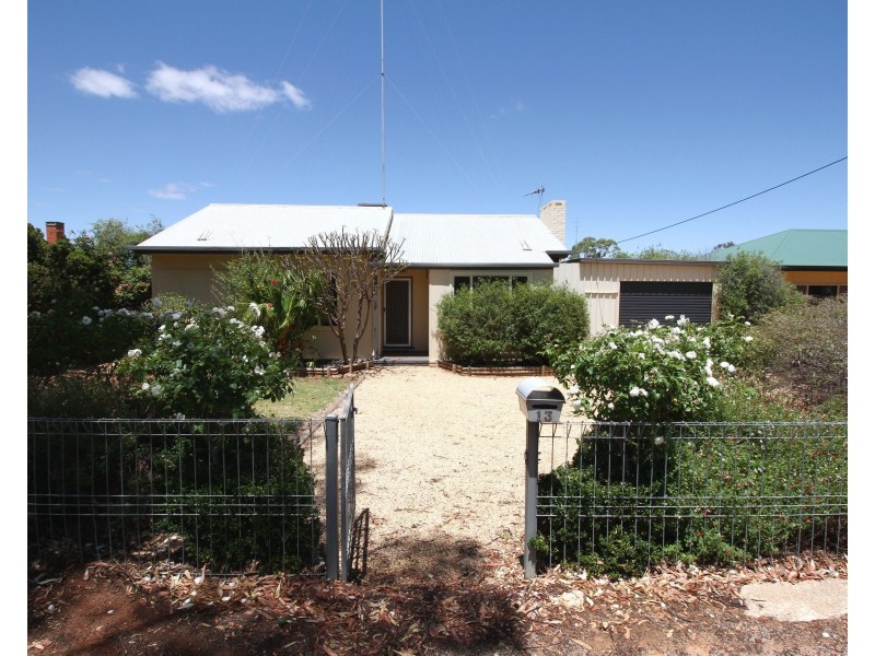 13 Dickerson Street, Barmera SA 5345