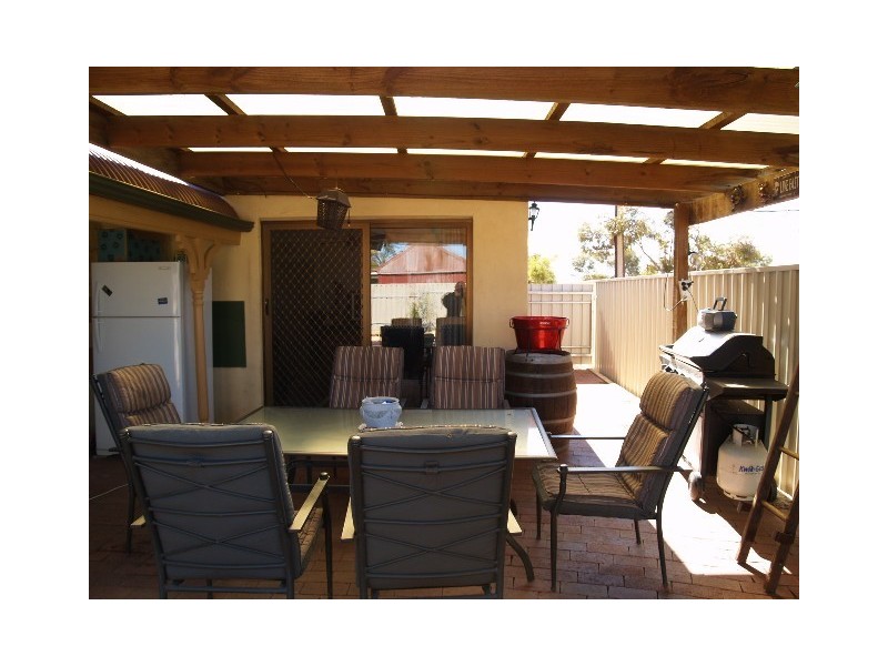 6 North East Terrace, Morgan SA 5320