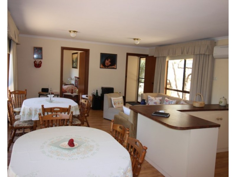 20 Meade Street, Blanchetown SA 5357