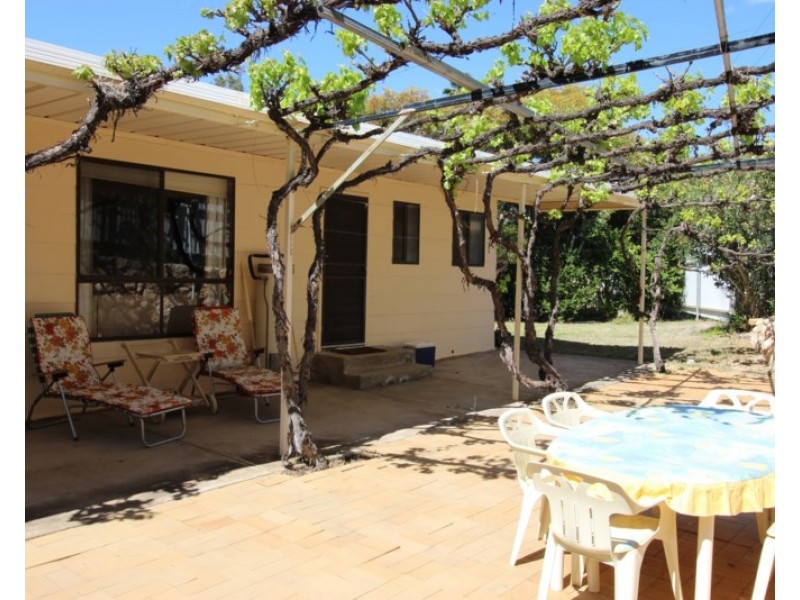 20 Meade Street, Blanchetown SA 5357