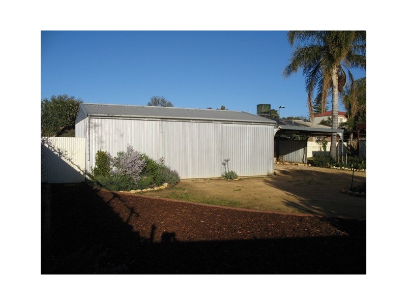 30 Third Street, Loxton SA 5333