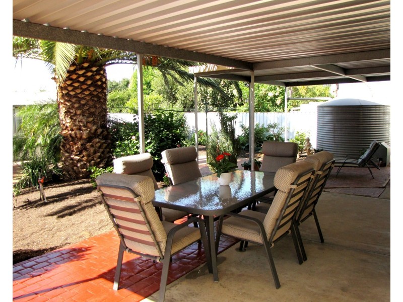 17 Laffer Street, Loxton SA 5333