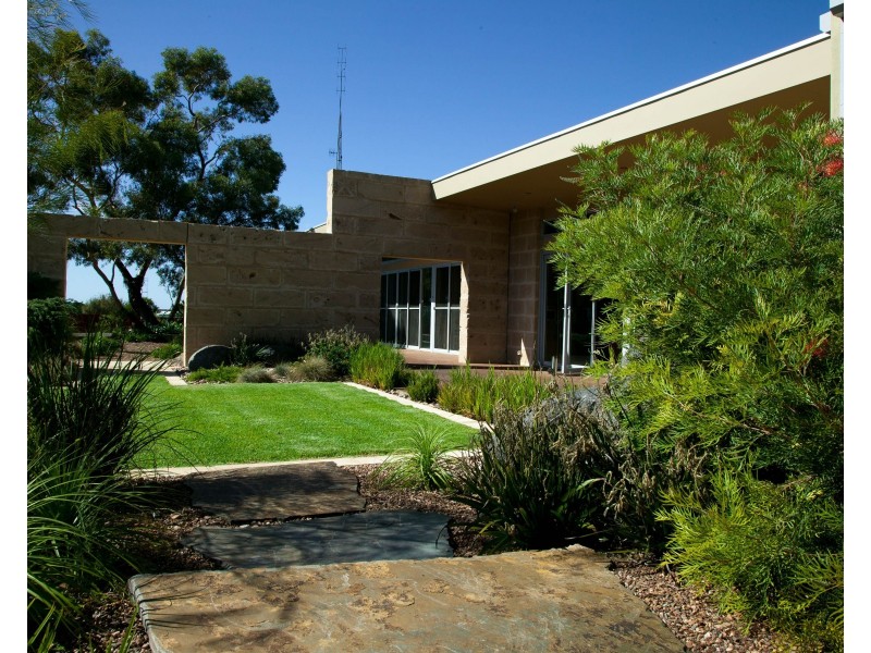 6 and 6A Federal Street, Morgan SA 5320