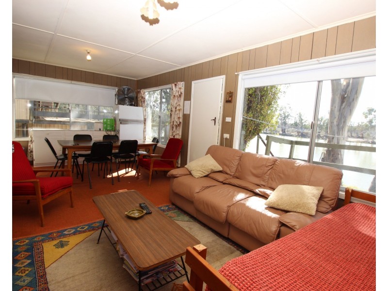 26 Page Drive, Blanchetown SA 5357