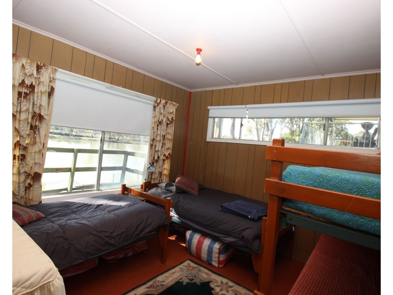 26 Page Drive, Blanchetown SA 5357