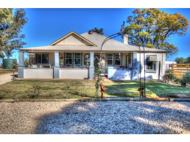 33 Bray Road Glossop, Berri SA 5343