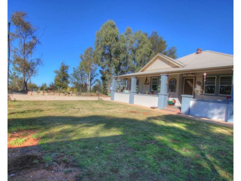 33 Bray Road Glossop, Berri SA 5343