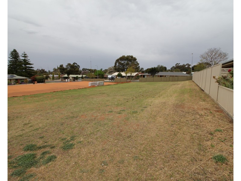 23 McLean Street, Berri SA 5343