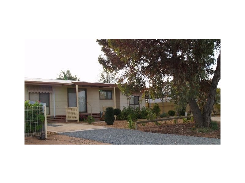 33 Isaacson Street, Waikerie SA 5330