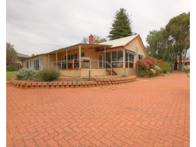 29 Old Sturt Highway, Berri SA 5343