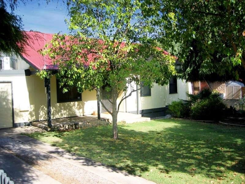 15 Peake Terrace, Waikerie SA 5330