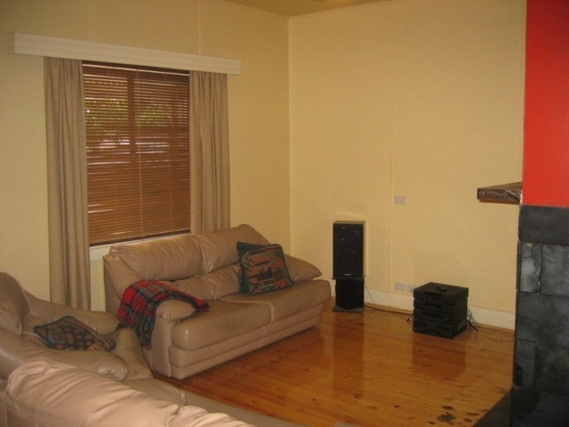 15 Peake Terrace, Waikerie SA 5330