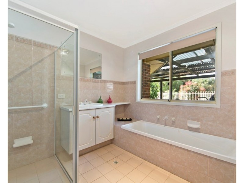 19 Barons Court, Greenock SA 5360