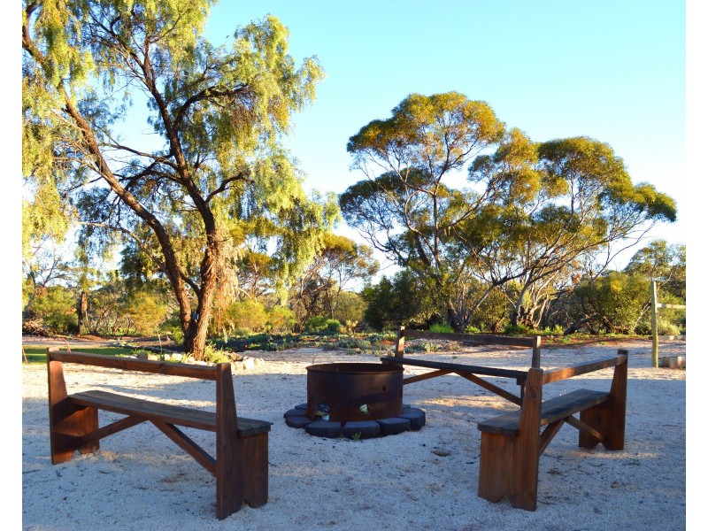 19042A Sturt Highway, Monash SA 5342