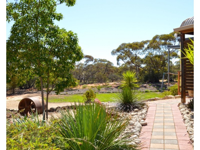 19042A Sturt Highway, Monash SA 5342