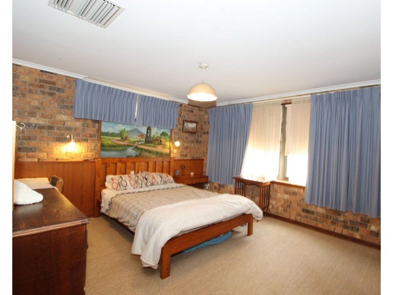 5 Elliott Road, Waikerie SA 5330