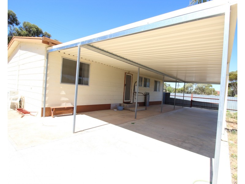 30 Acland Street, Blanchetown SA 5357