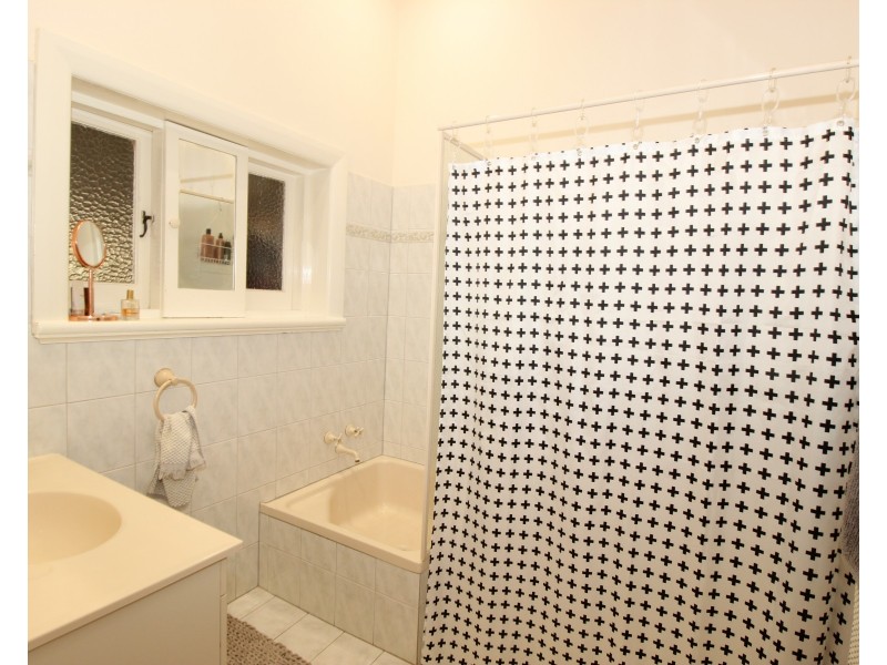 5 Henderson Street, Waikerie SA 5330