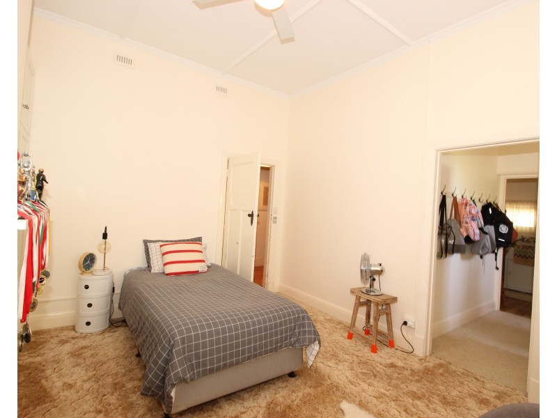 5 Henderson Street, Waikerie SA 5330