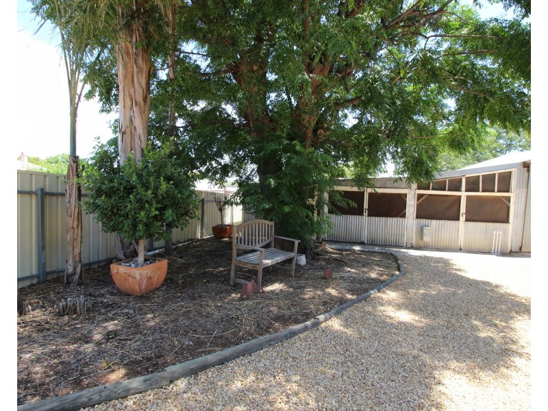 5 Henderson Street, Waikerie SA 5330